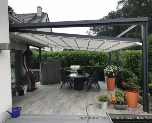 Pergolamarkise_sunrain_q_als_regenschutz_auf_terrasse-2f254046