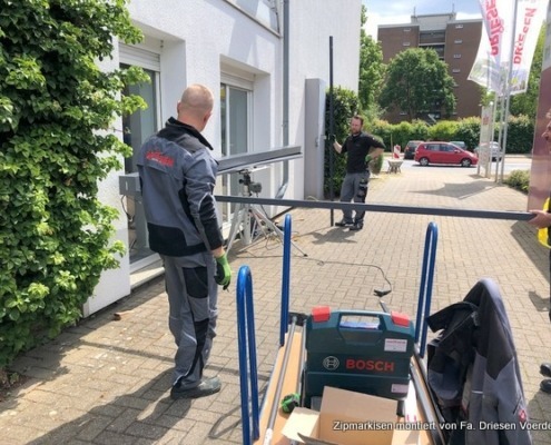 Zipmarkise_vor_buero_als_sonnenschutz