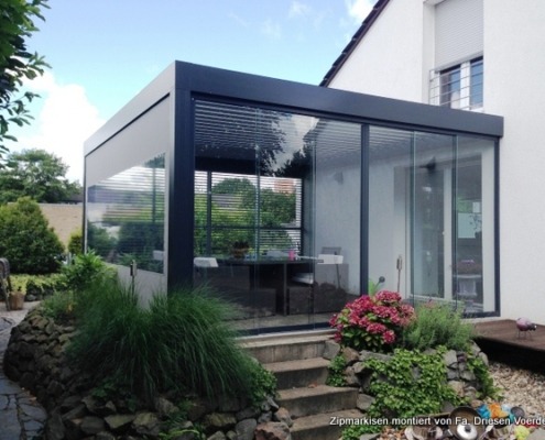 Zipmarkisen_mit_klarsichtfenster